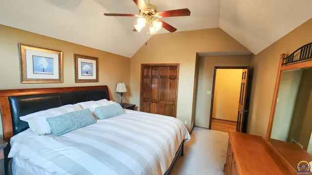 $527,850 | 3728 Southwest Stonybrook Drive, Topeka, KS 66610