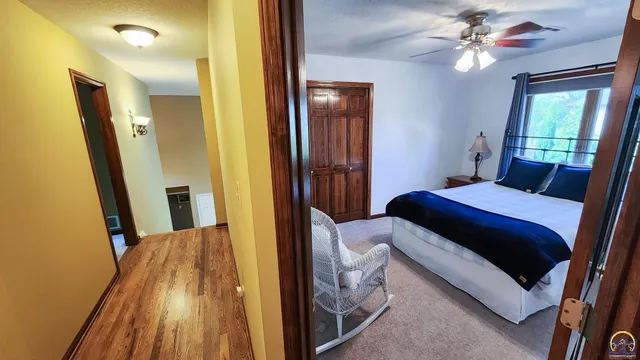 $527,850 | 3728 Southwest Stonybrook Drive, Topeka, KS 66610