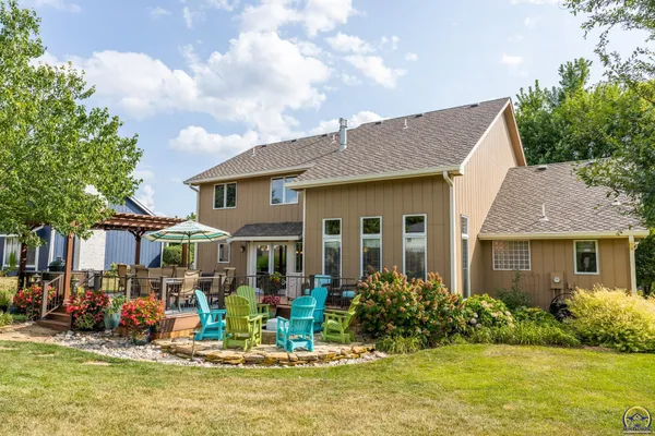 $524,950 | 3728 Southwest Stonybrook Drive, Topeka, KS 66610