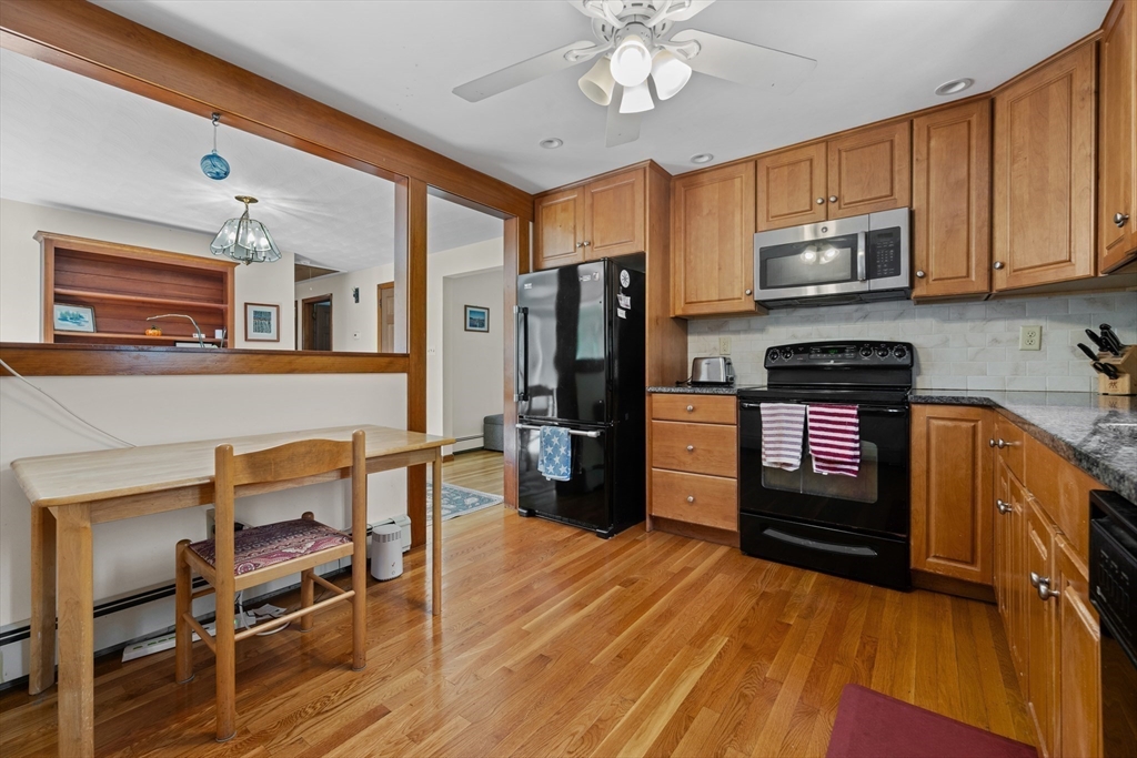 41 Englewood Road Winchester, MA 01890 - Photo 7 of 17