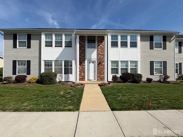 $2,250 | 808 North Sewell, Monroe Township, NJ 08831