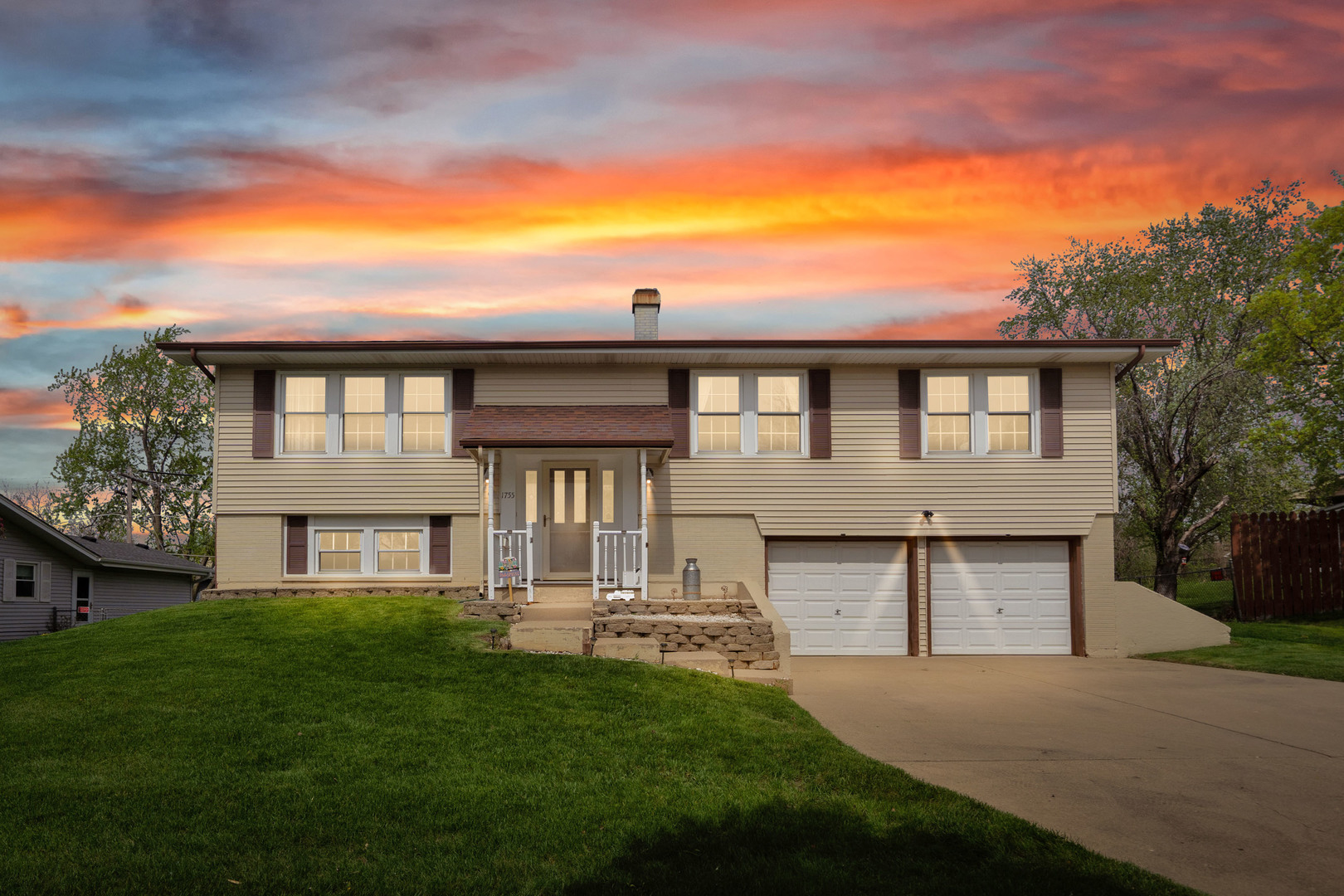 1755 Chippendale Road Hoffman Estates, IL 60169 - Photo 2 of 33