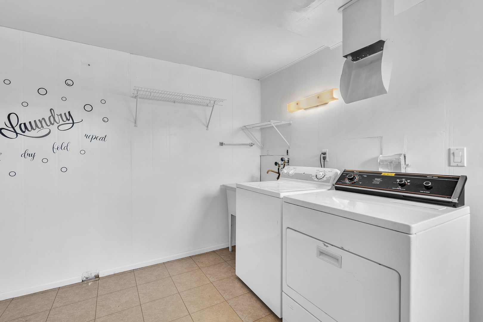 1755 Chippendale Road Hoffman Estates, IL 60169 - Photo 24 of 33