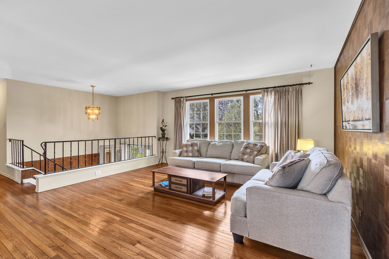 1755 Chippendale Road Hoffman Estates, IL 60169 - Photo 3 of 33