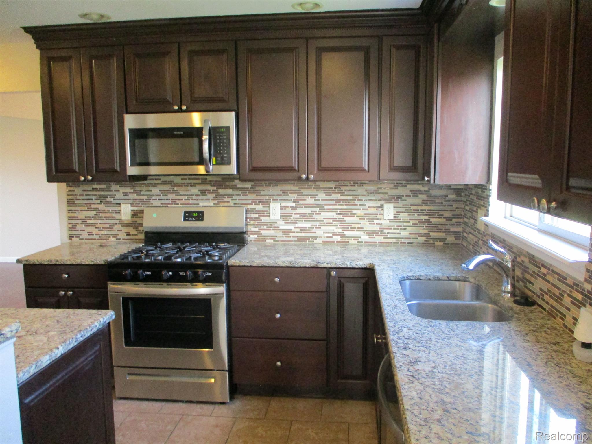 32144 Woody Road Fraser, MI 48026 - Photo 5 of 13 Gallery Image 5