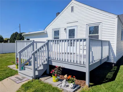 $459,500 | 1609 West Main Road, Middletown, RI 02842