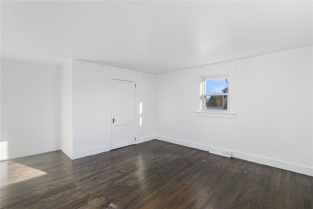 1609 West Main Road Middletown, RI 02842 - Photo 16 of 31 Bedroom #1