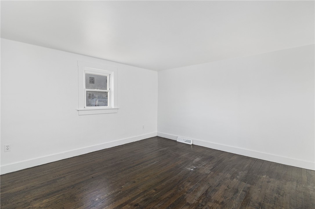1609 West Main Road Middletown, RI 02842 - Photo 18 of 31 Bedroom #1