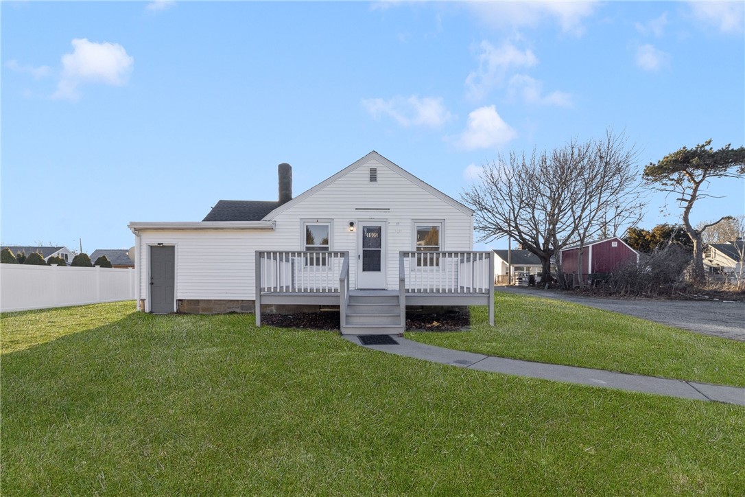 1609 West Main Road Middletown, RI 02842 - Photo 2 of 31 Exterior Entrance