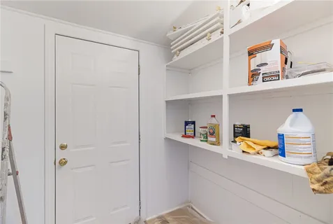$459,500 | 1609 West Main Road, Middletown, RI 02842