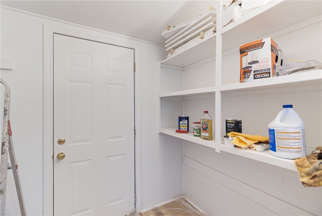 1609 West Main Road Middletown, RI 02842 - Photo 22 of 31 Pantry