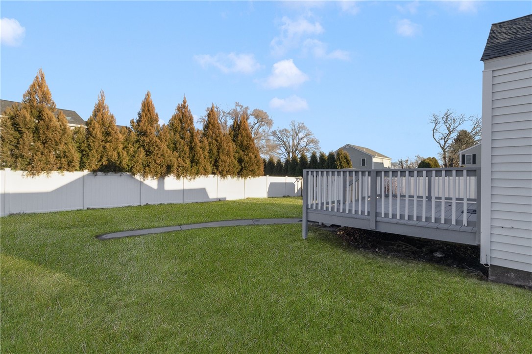 1609 West Main Road Middletown, RI 02842 - Photo 26 of 31 Yard