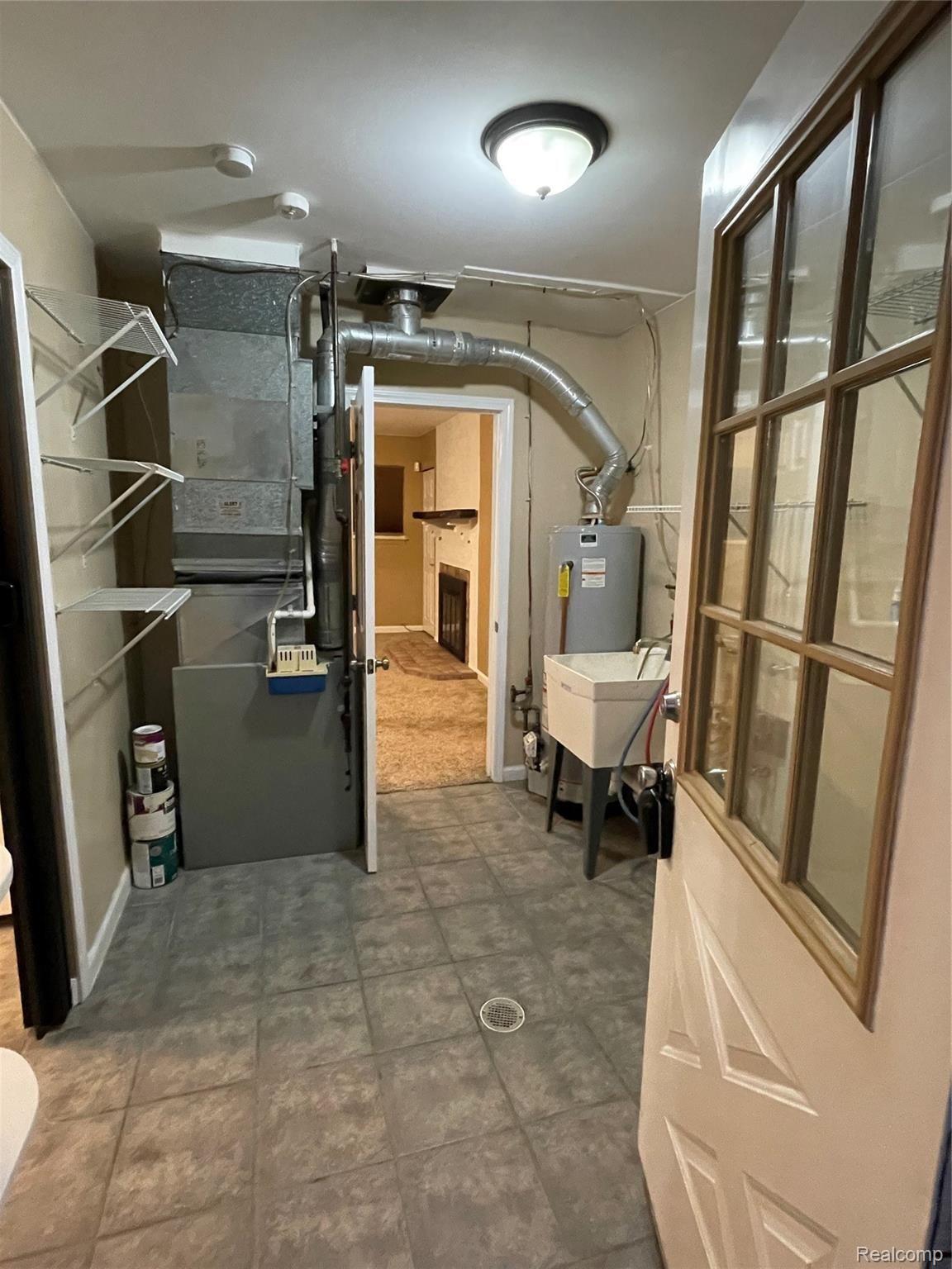 23847 Superior Road Taylor, MI 48180 - Photo 2 of 17 44C7F11A-2DEE-4514-BA22-6D6B8FB81F4F.jpeg