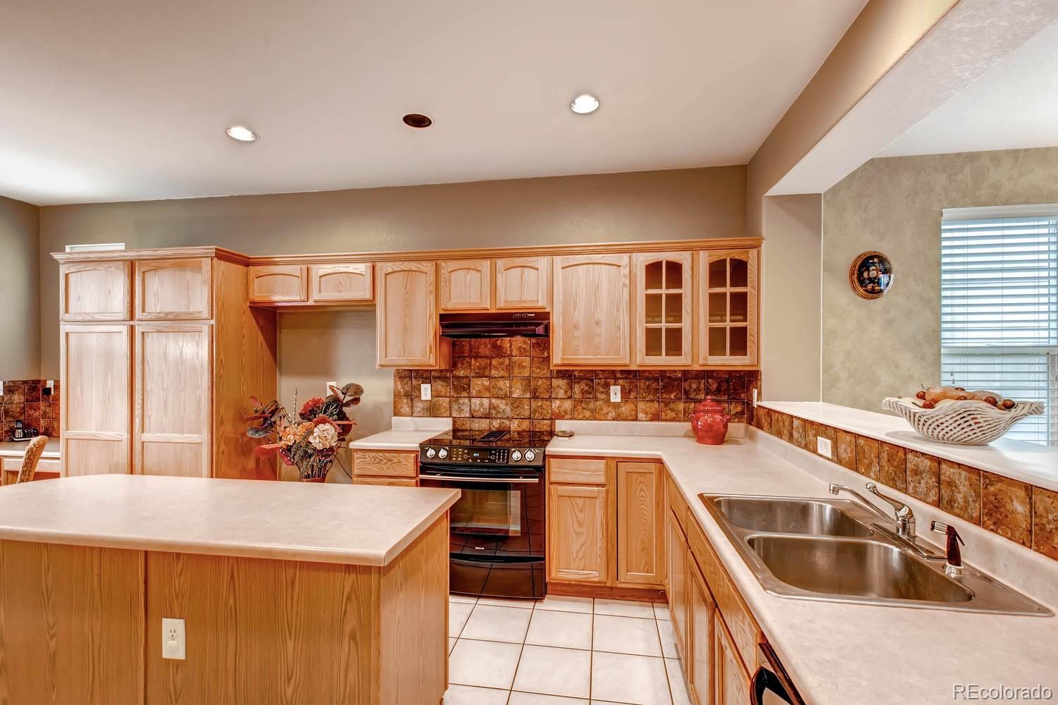 10669 Cherrybrook Circle Highlands Ranch, CO 80126 - Photo 7 of 28 Gallery Image 7