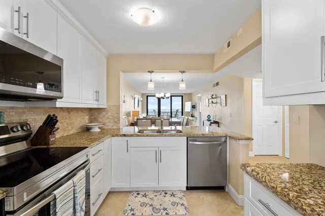 $4,000 | 7380 South Ocean Drive, Unit 319, Jensen Beach, FL 34957