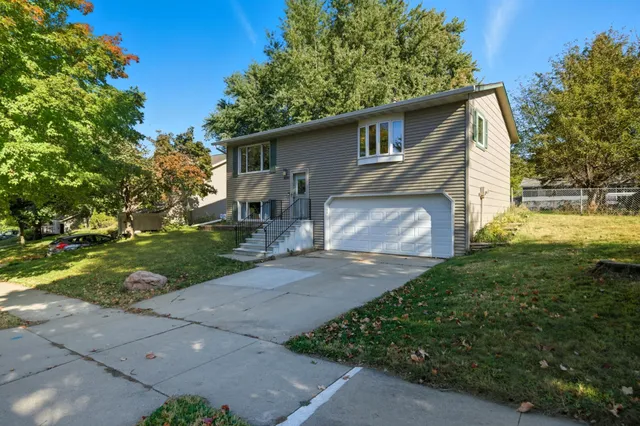 $309,000 | 4339 Manor Park Drive Northwest, Rochester, MN 55901