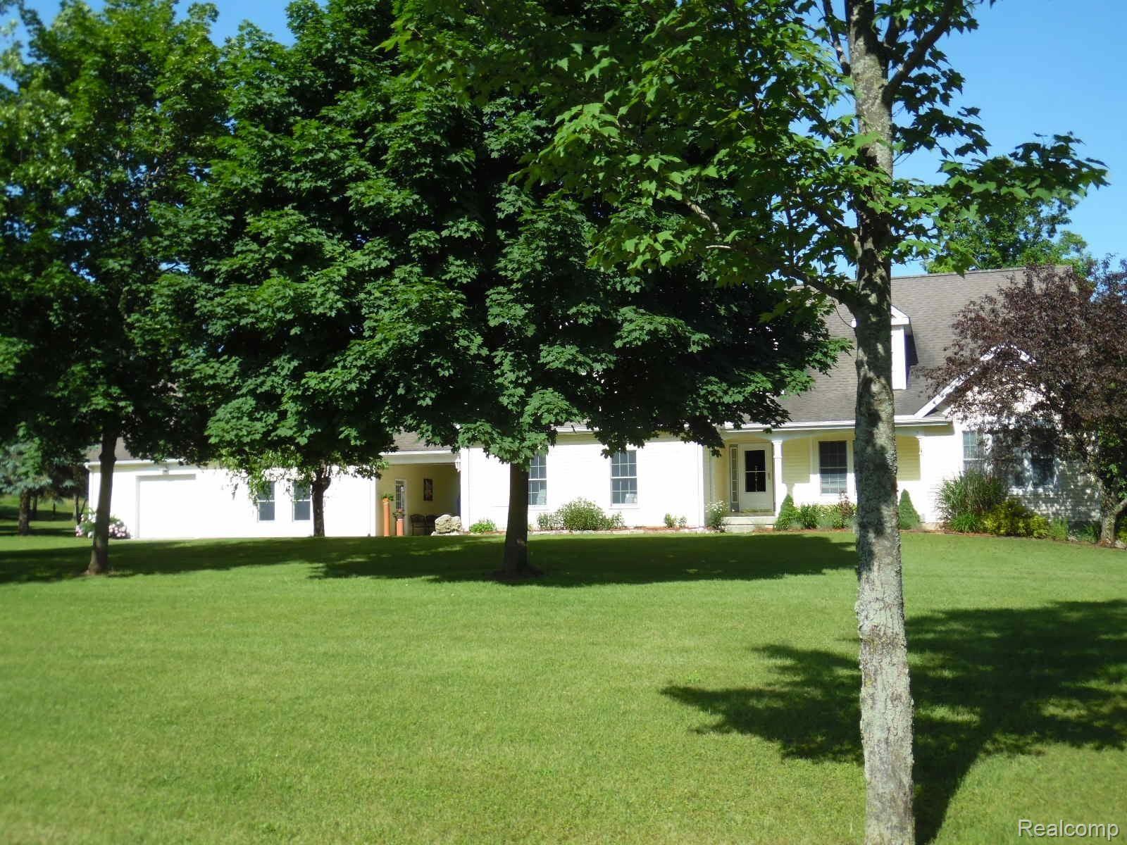 2130 Broker Road Lapeer, MI 48446 - Photo 4 of 35 SAM_1109.JPG