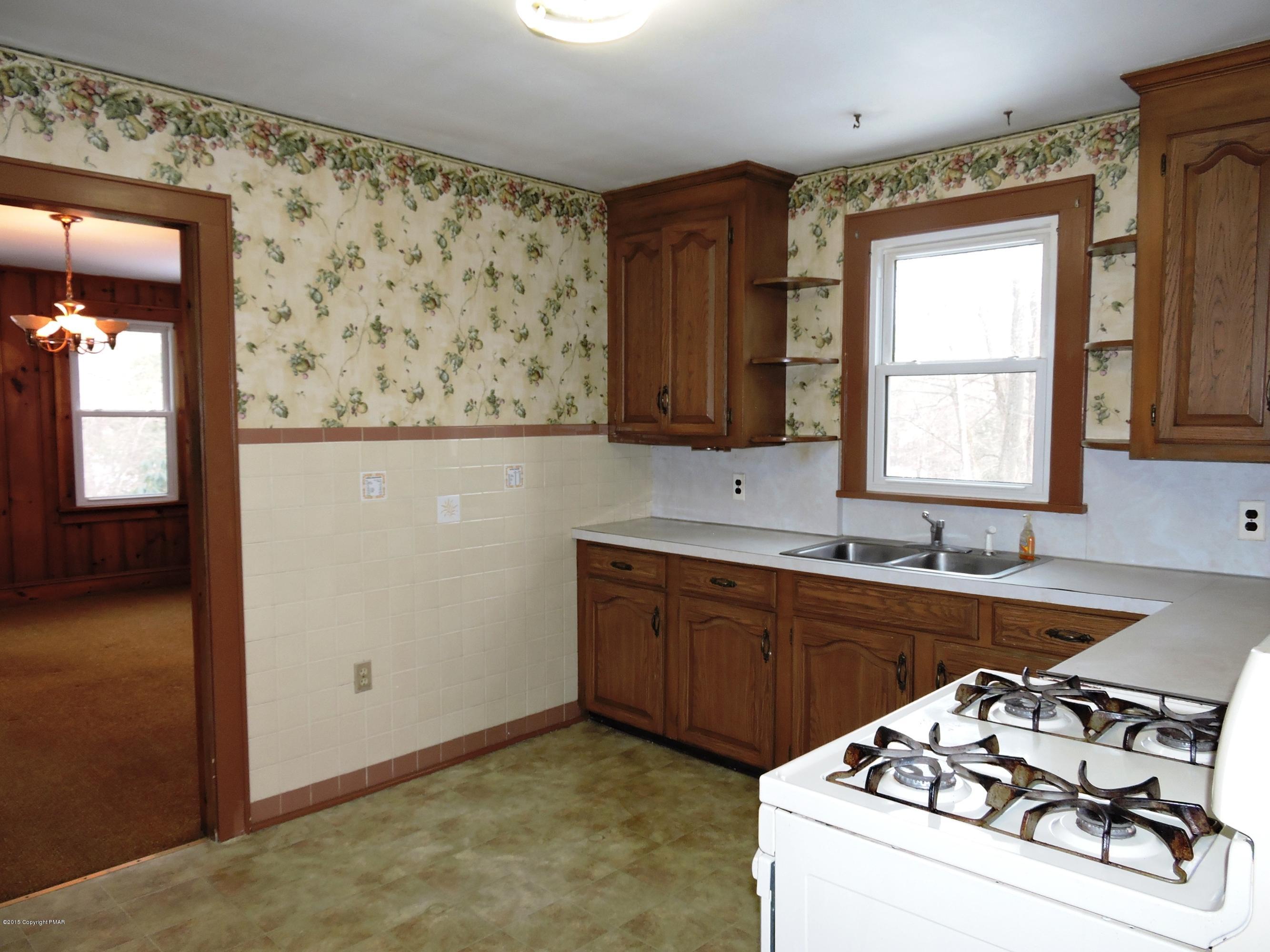 310 Dutch Hill Road Canadensis, PA 18325 - Photo 17 of 36 Kitchen