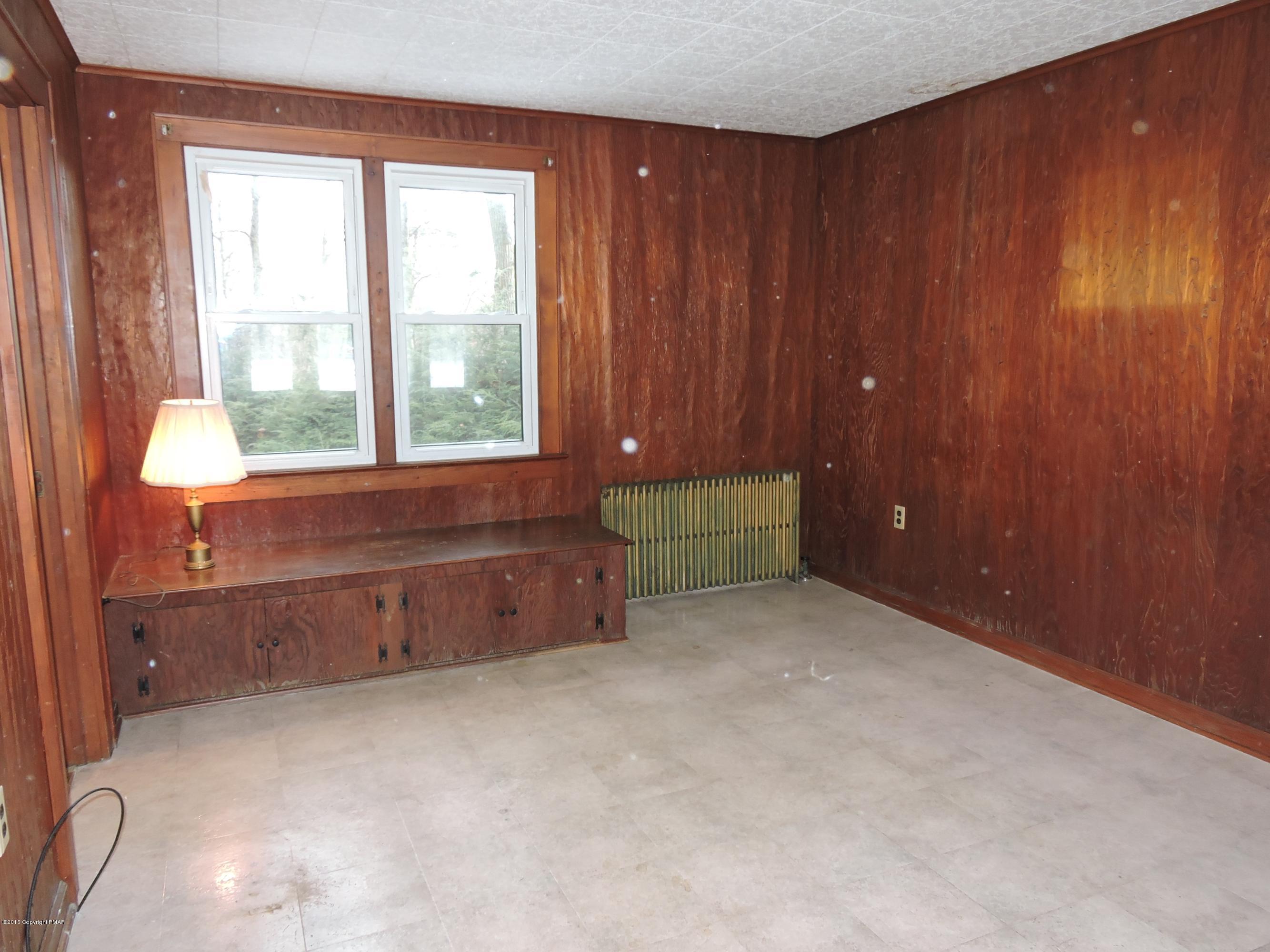 310 Dutch Hill Road Canadensis, PA 18325 - Photo 20 of 36 Family Room