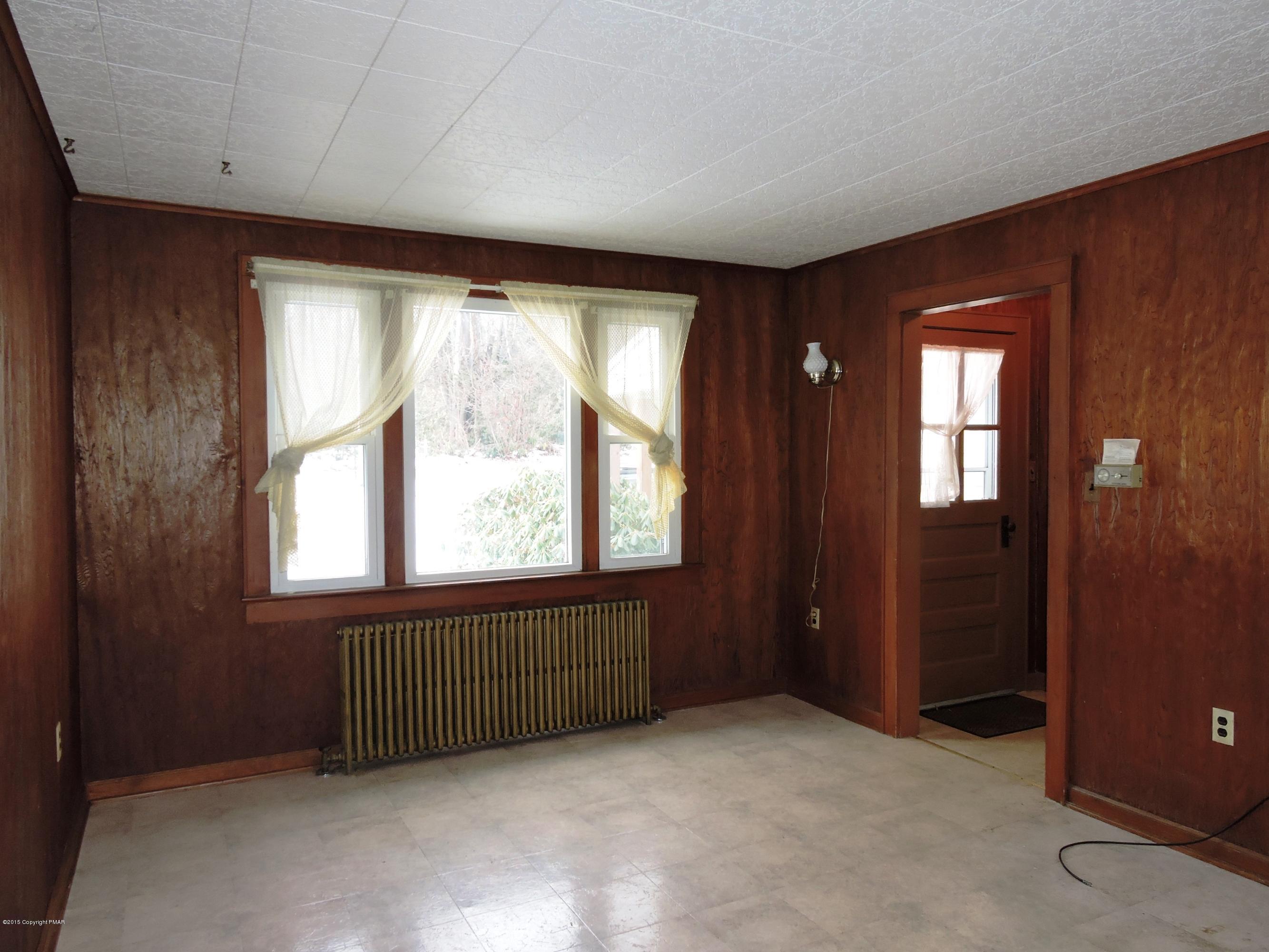 310 Dutch Hill Road Canadensis, PA 18325 - Photo 21 of 36 Family Room