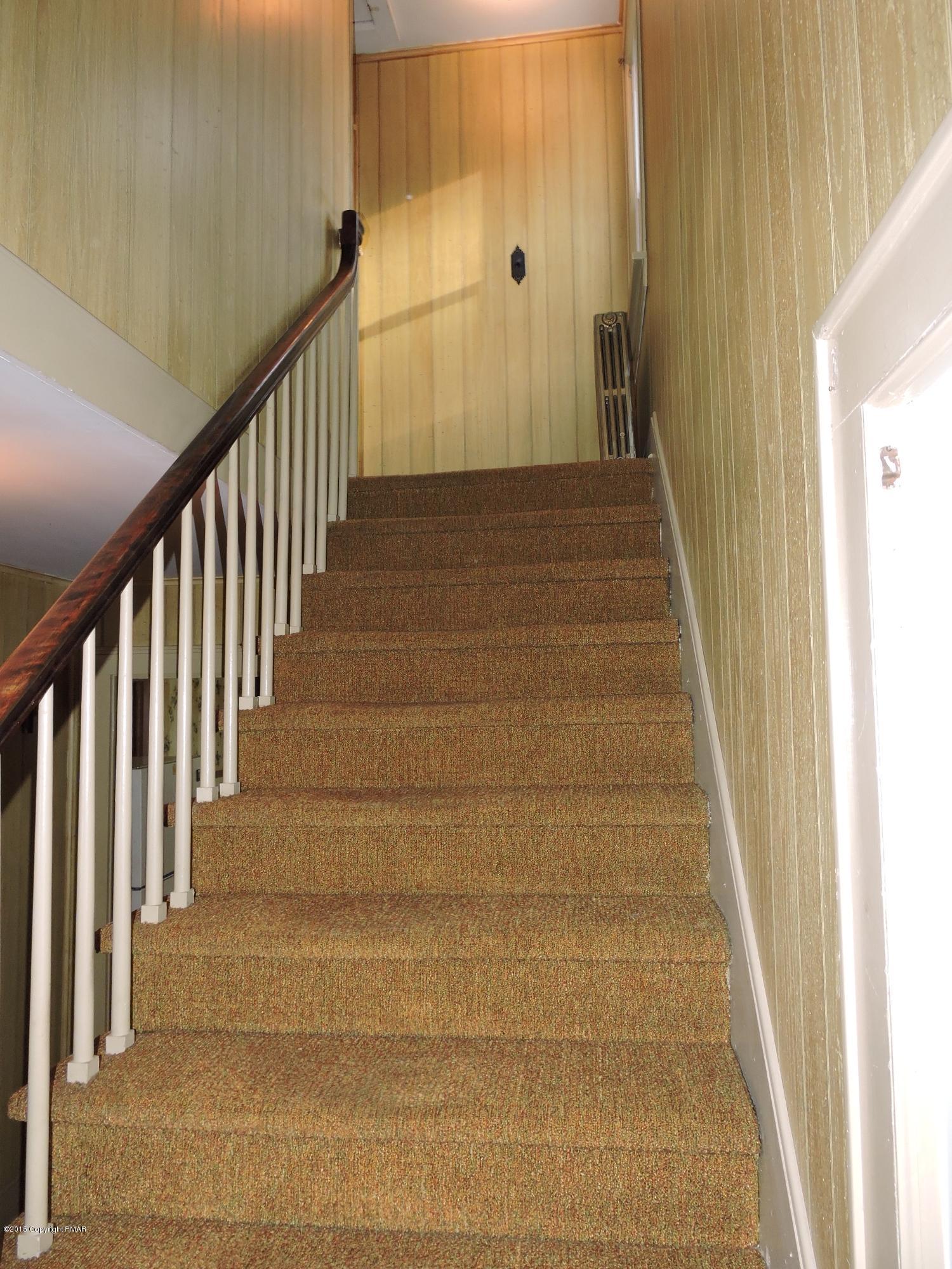 310 Dutch Hill Road Canadensis, PA 18325 - Photo 22 of 36 Stairway to second floor