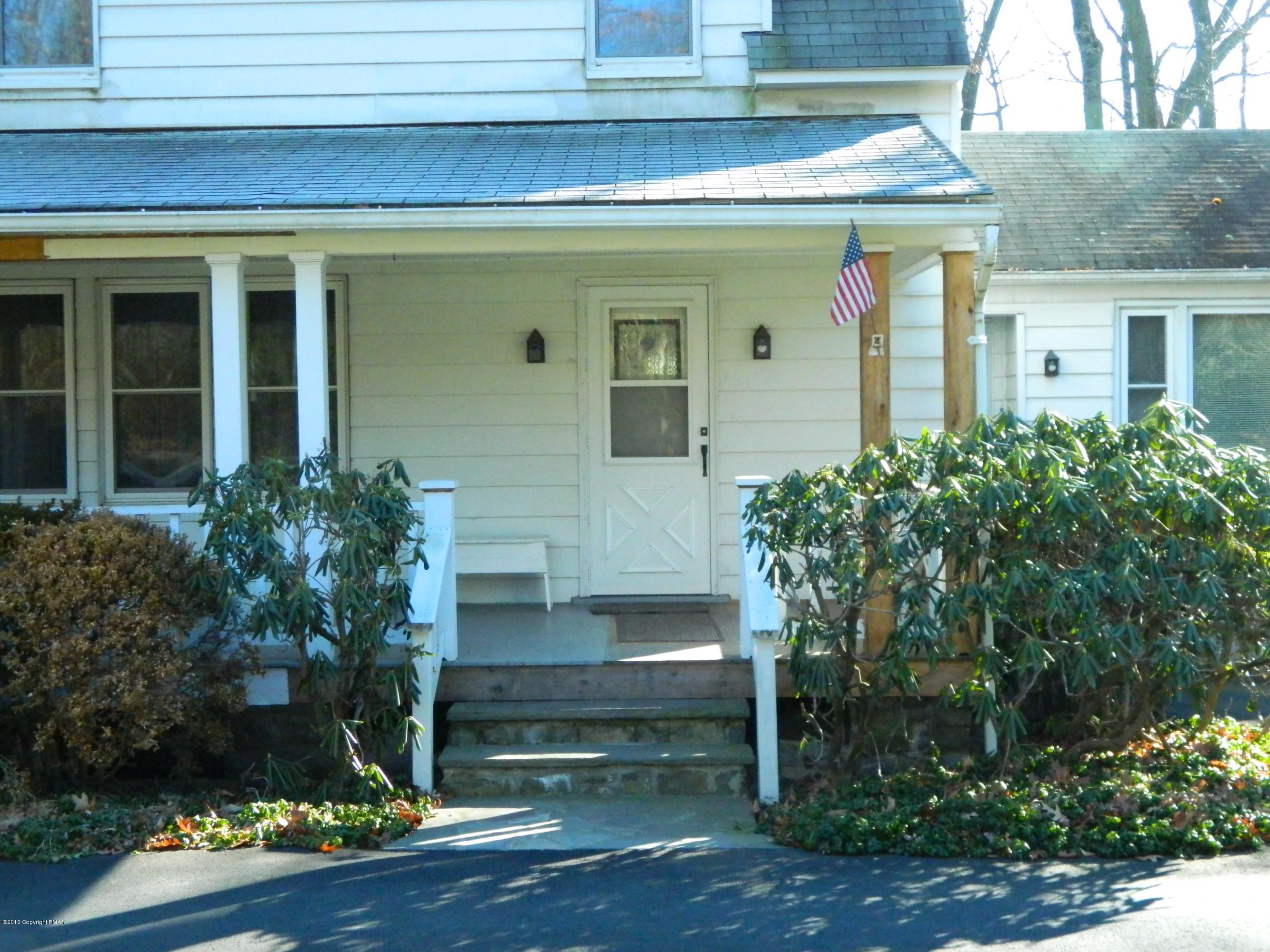310 Dutch Hill Road Canadensis, PA 18325 - Photo 4 of 36 Front Entry