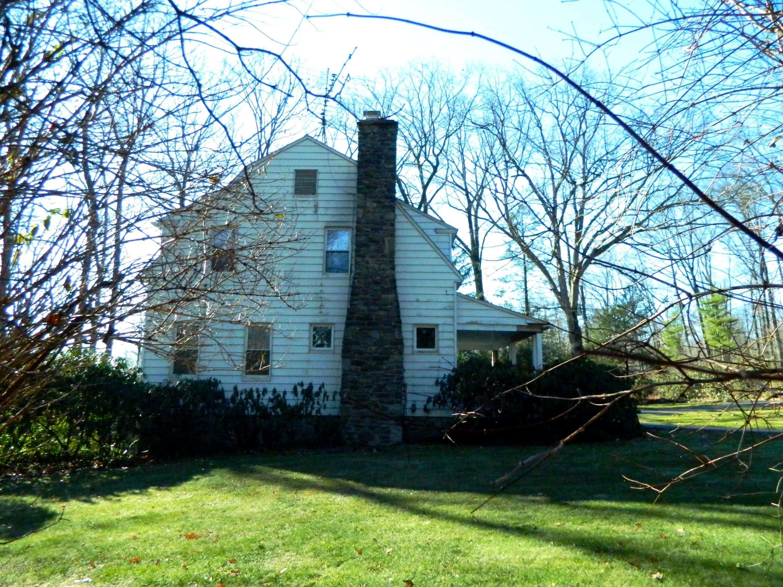 310 Dutch Hill Road Canadensis, PA 18325 - Photo 7 of 36 Side View of House