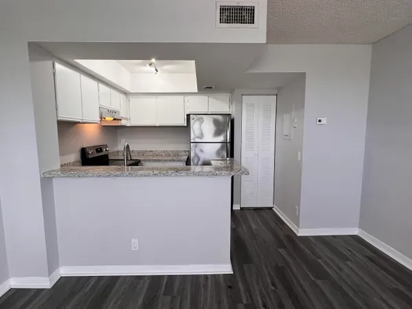 $1,650 | 718 Executive Center Drive, Unit 31, West Palm Beach, FL 33401