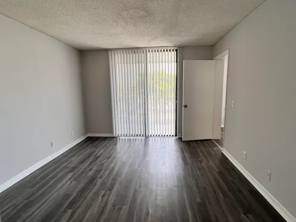 $1,650 | 718 Executive Center Drive, Unit 31, West Palm Beach, FL 33401