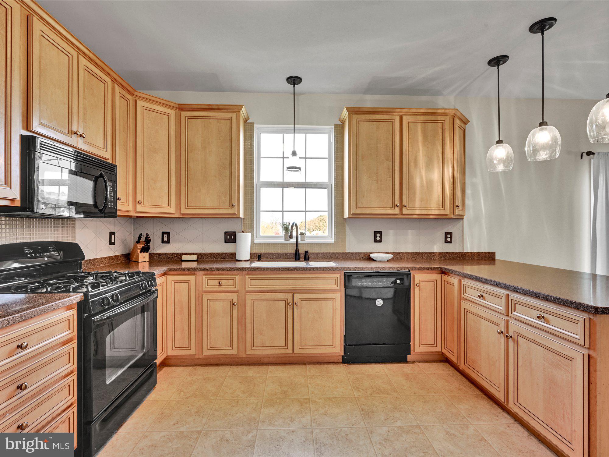 65 Harry Avenue Reading, PA 19607 - Photo 7 of 27