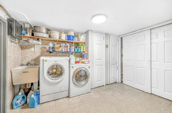$1,390,000 | 48-18 190th Street | Auburndale