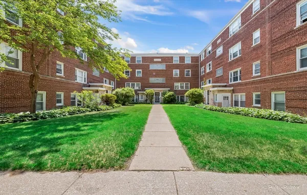 $2,100 | 2737 West Berwyn Avenue, Unit 2, Chicago, IL 60625