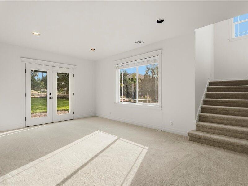 1747 Turnstone Road Redmond, OR 97756 - Photo 41 of 96