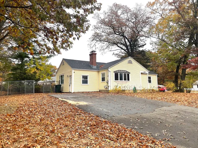 $268,000 | 536 Elm Street, Windsor Locks, CT 06096