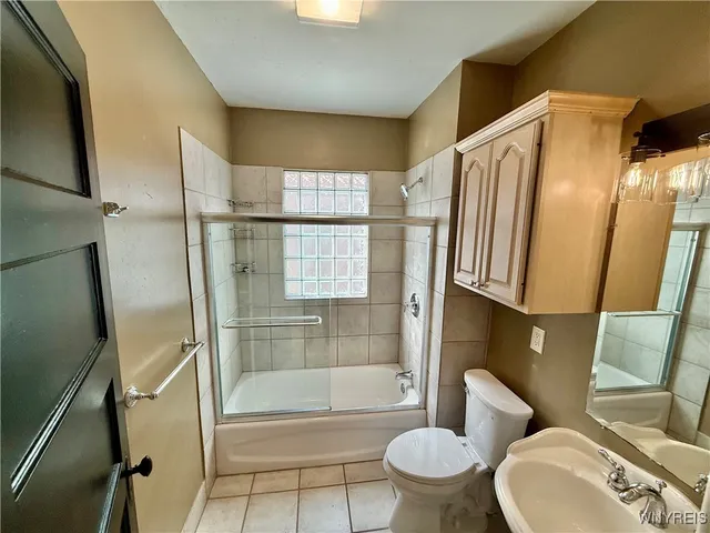 $1,800 | 95 Inwood Place, Unit 2, Buffalo, NY 14209