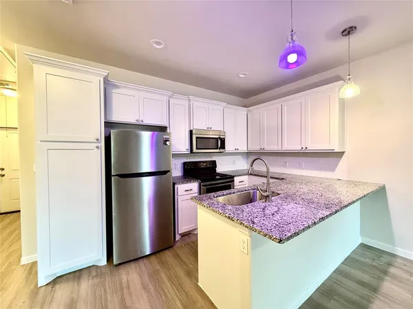 $1,300 | 2301 North Hickory Street, Sherman, TX 75092