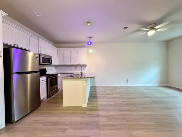 $1,300 | 2301 North Hickory Street, Sherman, TX 75092