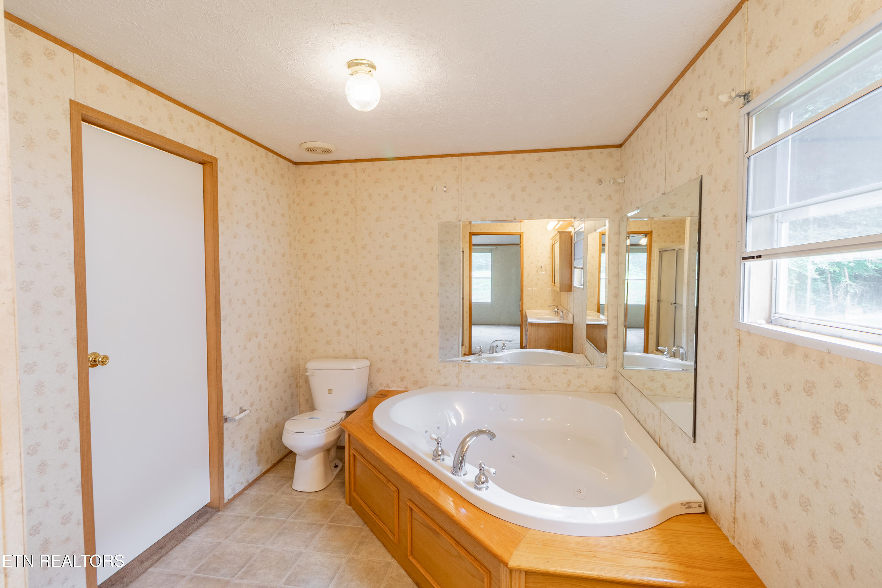 159 Cutters Lane Clinton, TN 37716 - Photo 7 of 34 _D5A8368-HDR