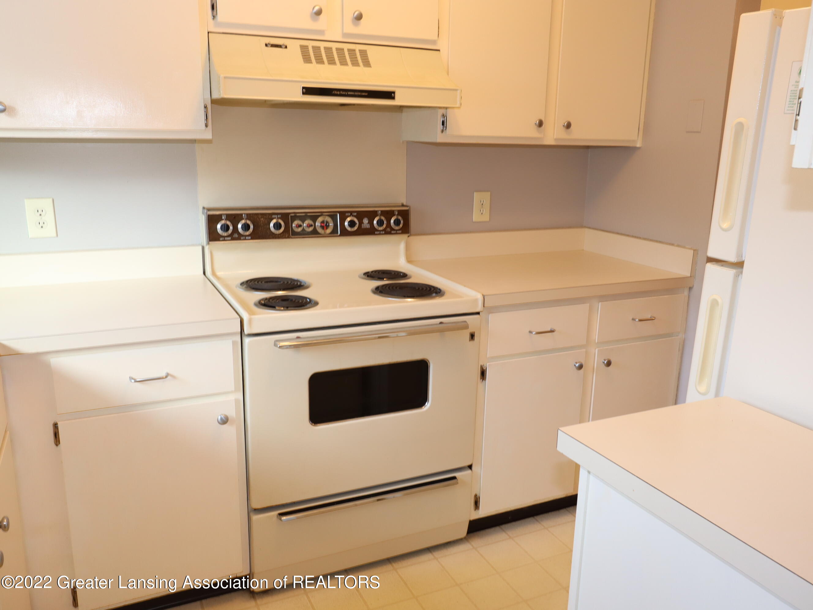 5896 Okemos Road Haslett, MI 48840 - Photo 16 of 47 IMG_0466