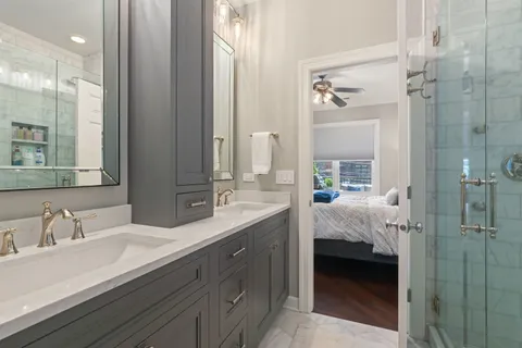 $735,000 | 3238 North Kenmore Avenue, Unit 2, Chicago, IL 60657