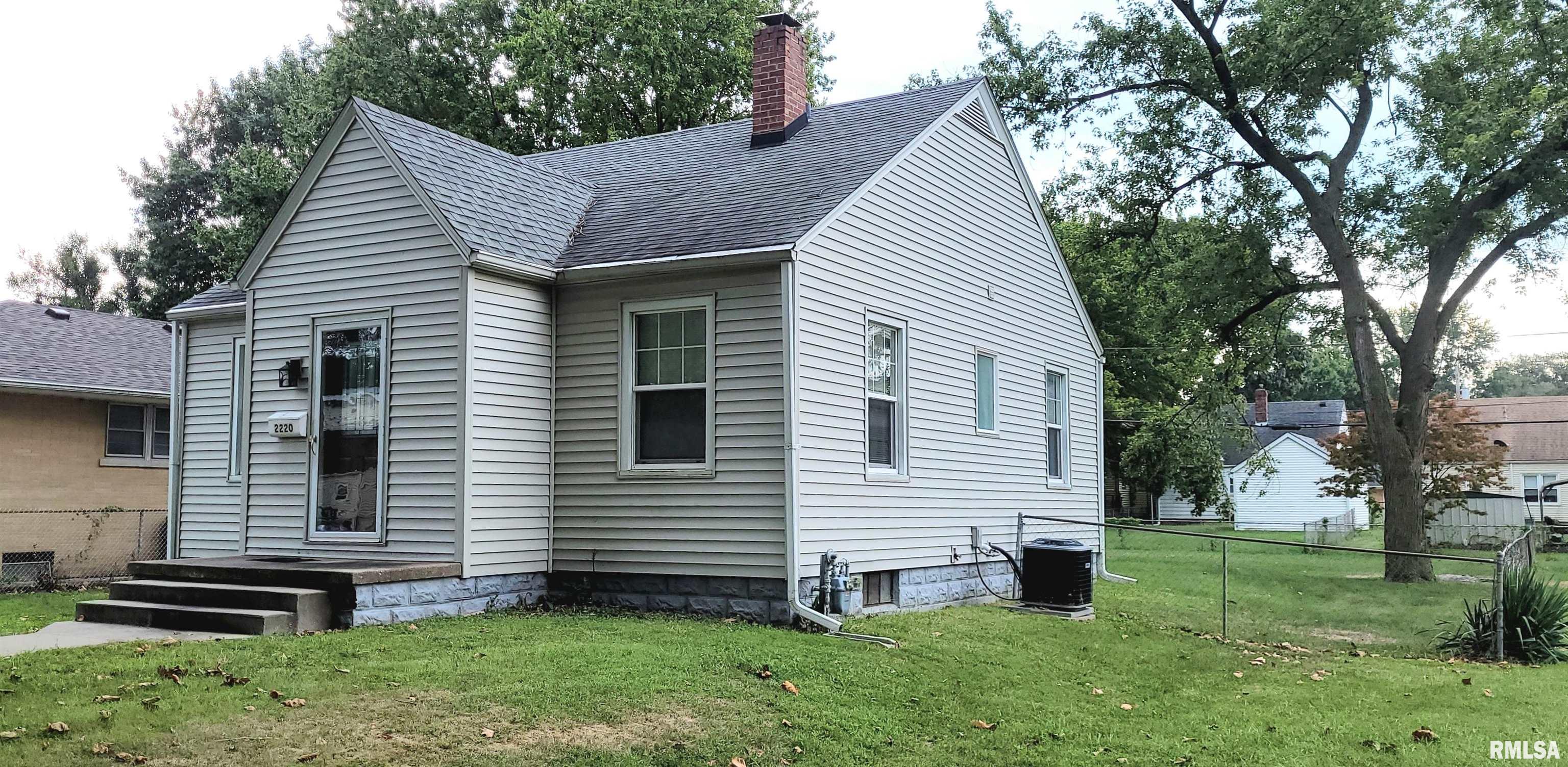 2220 Grandview Avenue Springfield, IL 62702 - Photo 2 of 39