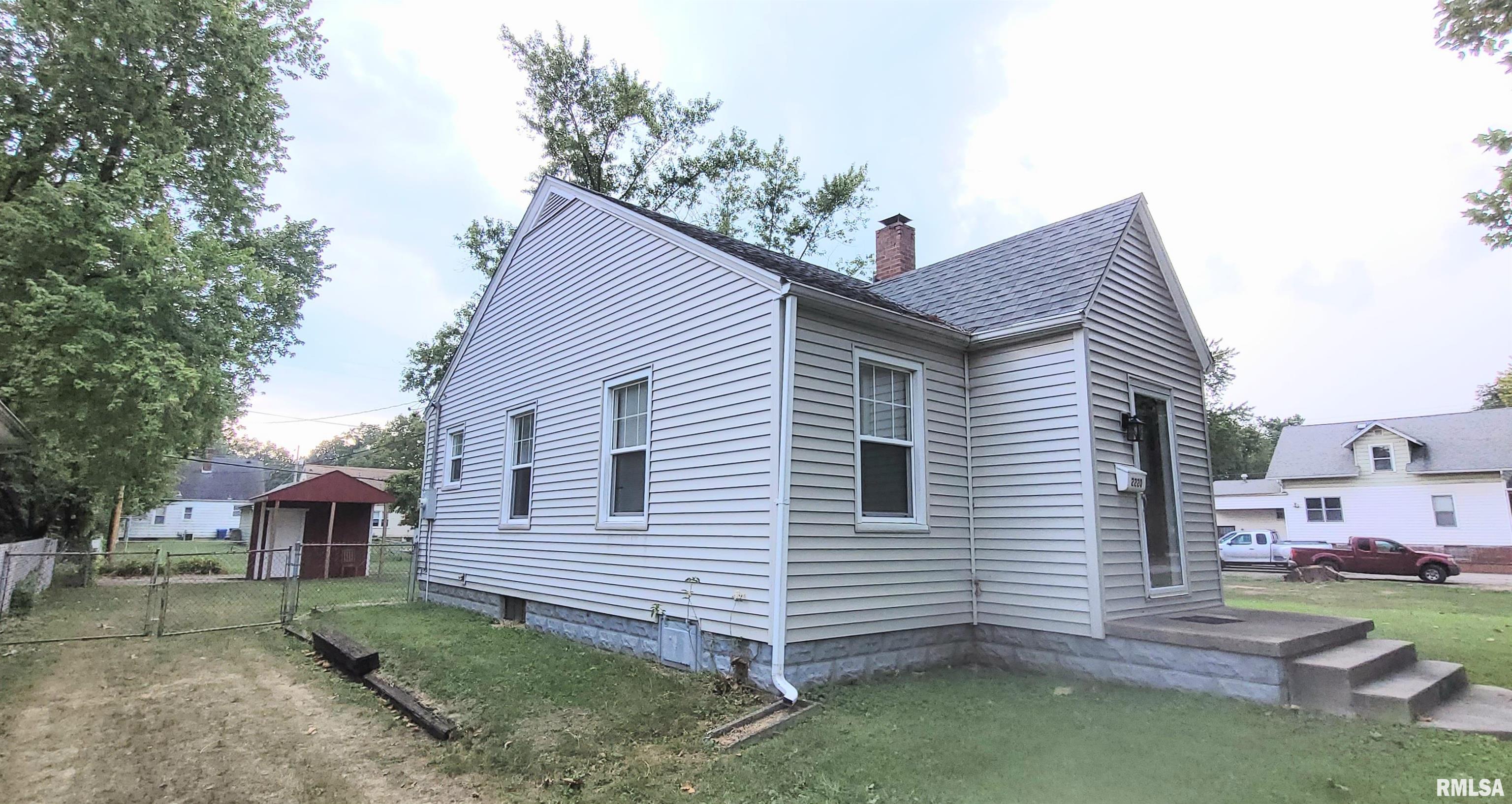 2220 Grandview Avenue Springfield, IL 62702 - Photo 3 of 39