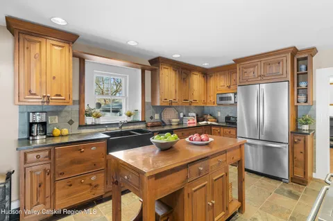 $639,000 | 668 North Chodikee Lake Road, Highland, NY 12528