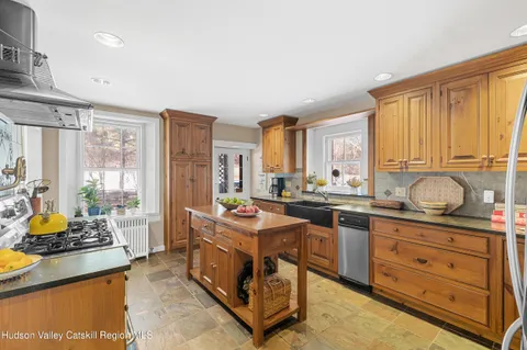 $639,000 | 668 North Chodikee Lake Road, Highland, NY 12528