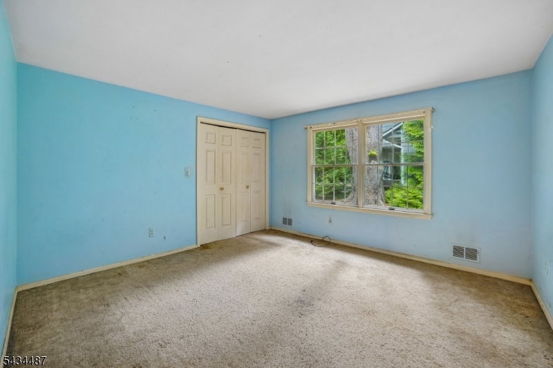 137 Beekman Road Summit, NJ 07901 - Photo 23 of 44