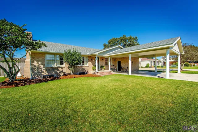 $375,000 | 102 Palm Place, Thibodaux, LA 70301