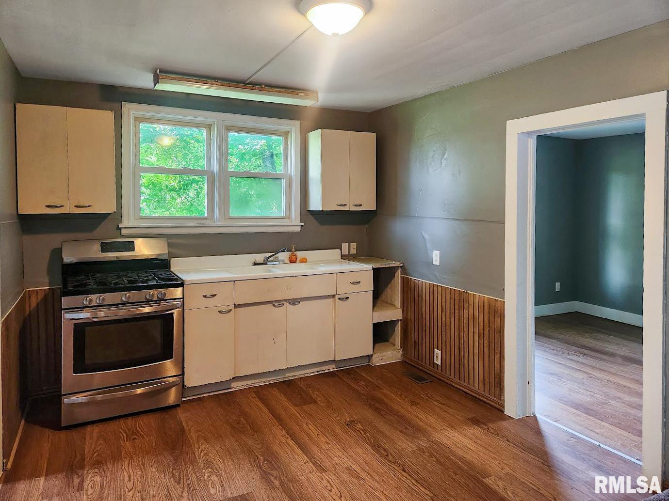 1007 South Oak Street Delavan, IL 61734 - Photo 11 of 21