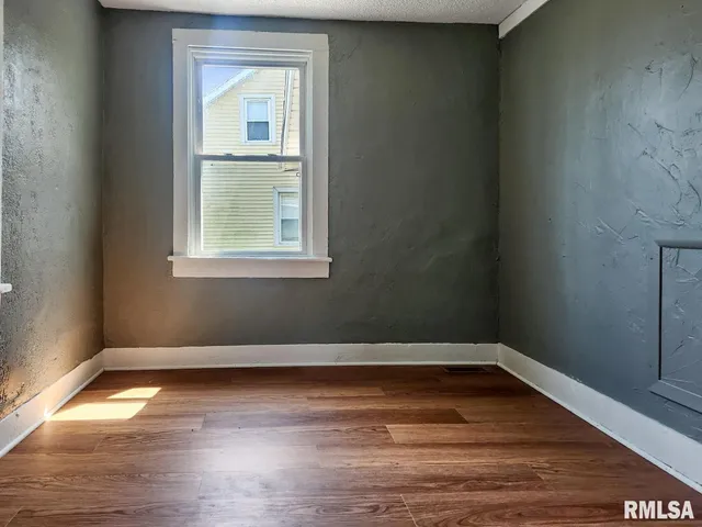 $88,000 | 1007 South Oak Street, Delavan, IL 61734