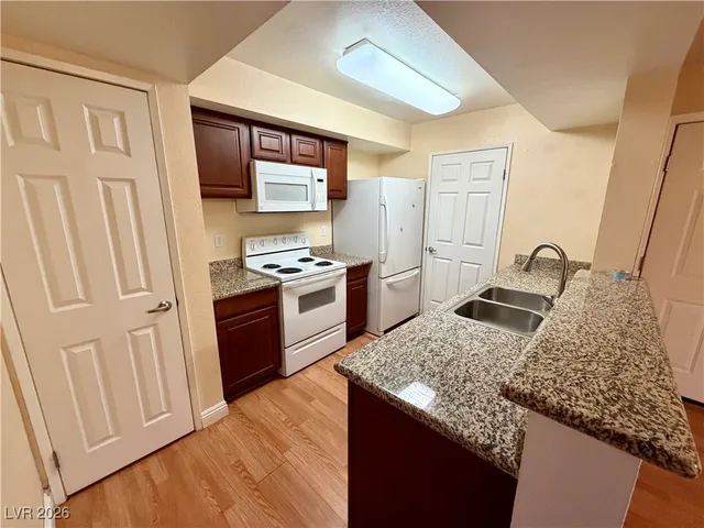 $925 | 6800 East Lake Mead Boulevard, Unit 1055, Las Vegas, NV 89156