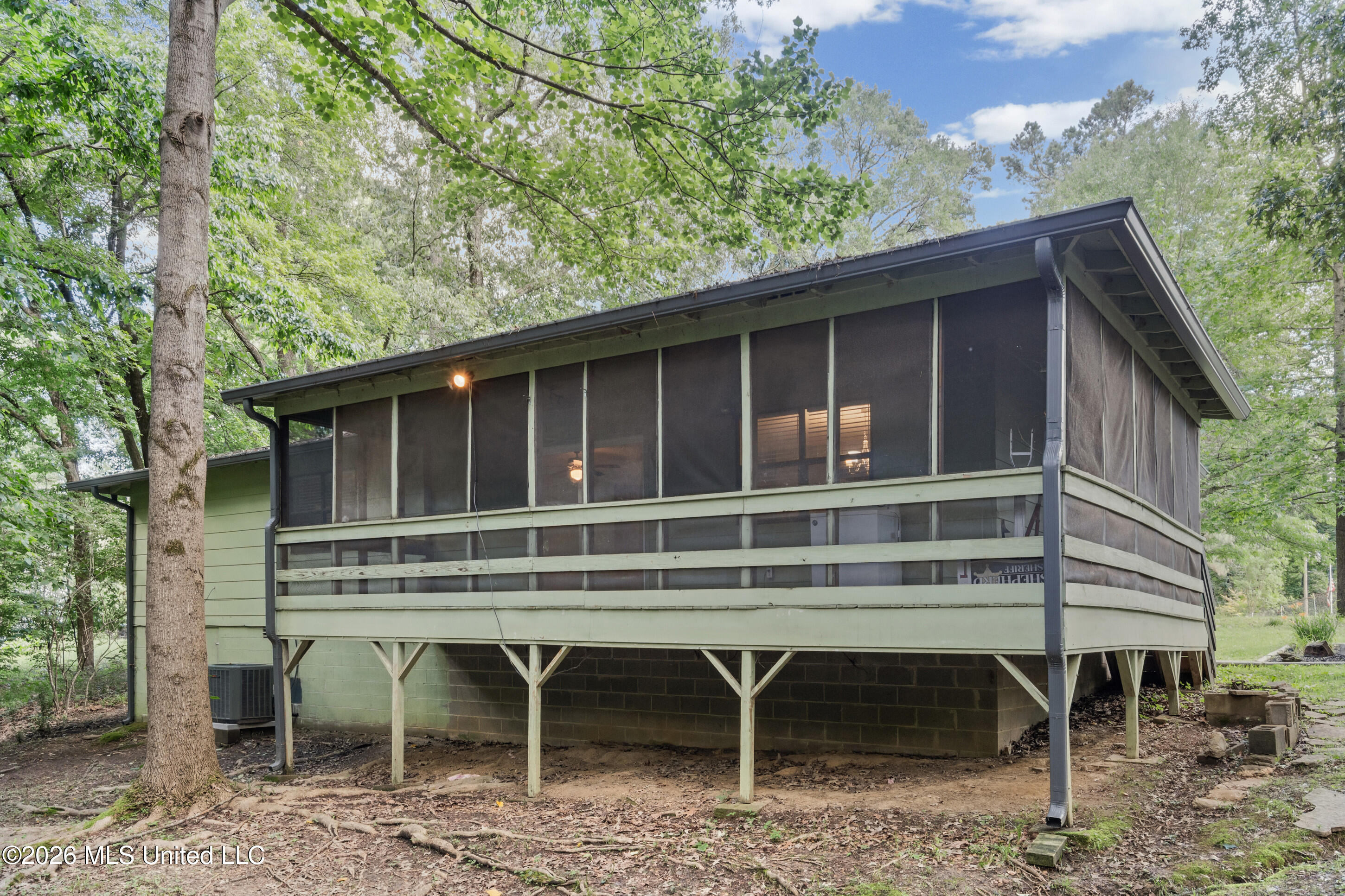 49 Autumn Drive Coldwater, MS 38618 - Photo 26 of 28 autumn porch 3